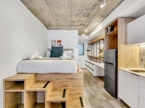 Stylish studio with Pool Access
